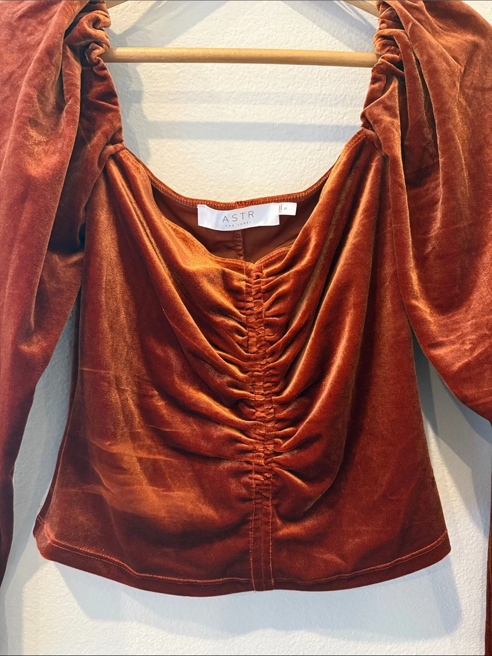 ASTR The Label Vanya Rust Orange Velvet Puff Long Sleeve Size‎ Small